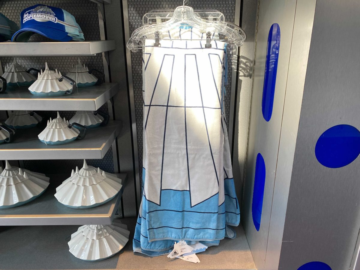 space-mountain-towel-4