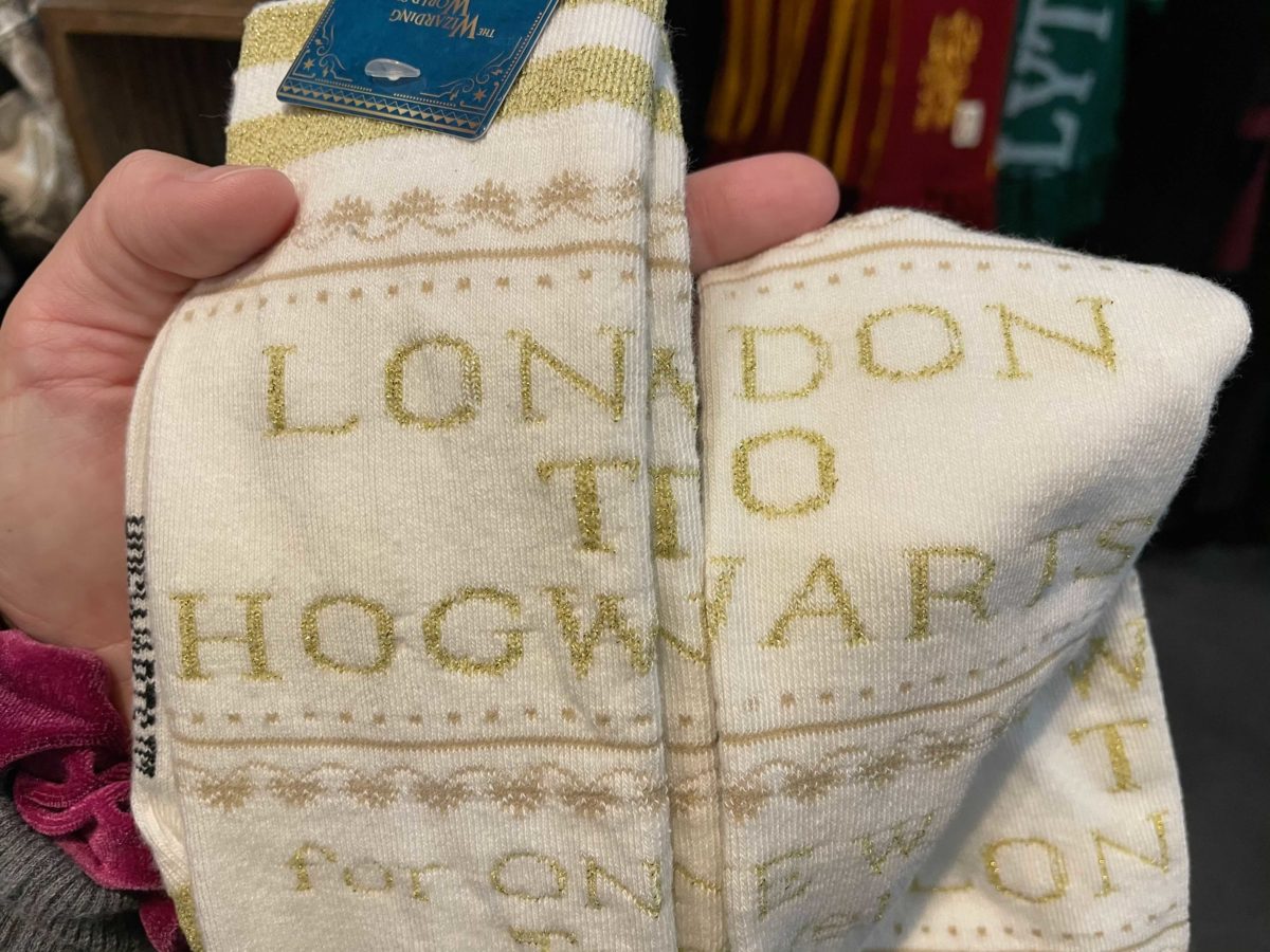 universal-hogwarts-to-london-socks-uor-4-8382967