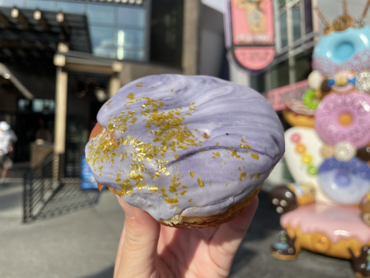 voodoo-doughnut-mobile-order-exclusive-universal-orlando-review-6-8982947