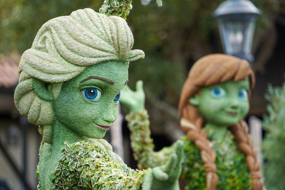 anna-elsa-topiary-2-21-21-1255274
