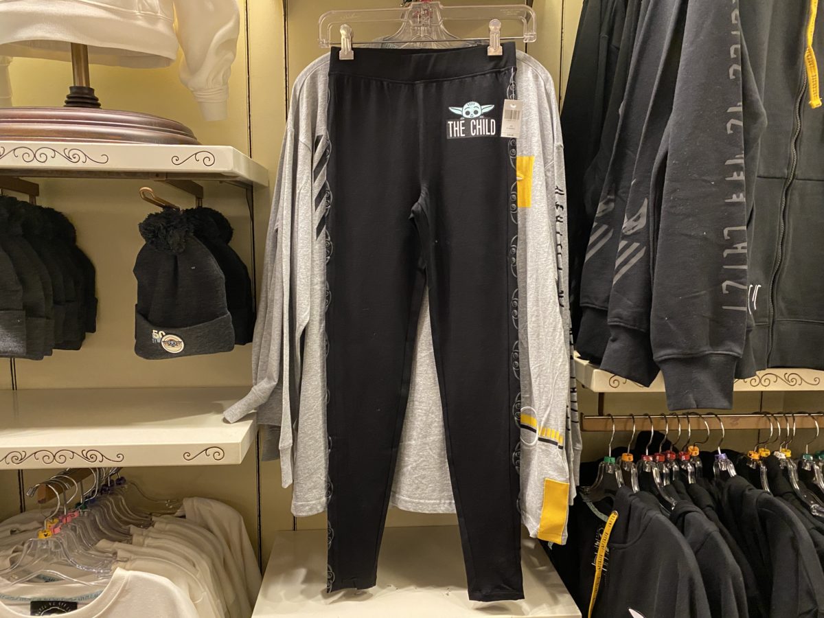 baby-yoda-street-wear-leggings-magic-kingdom-02022021-4346326