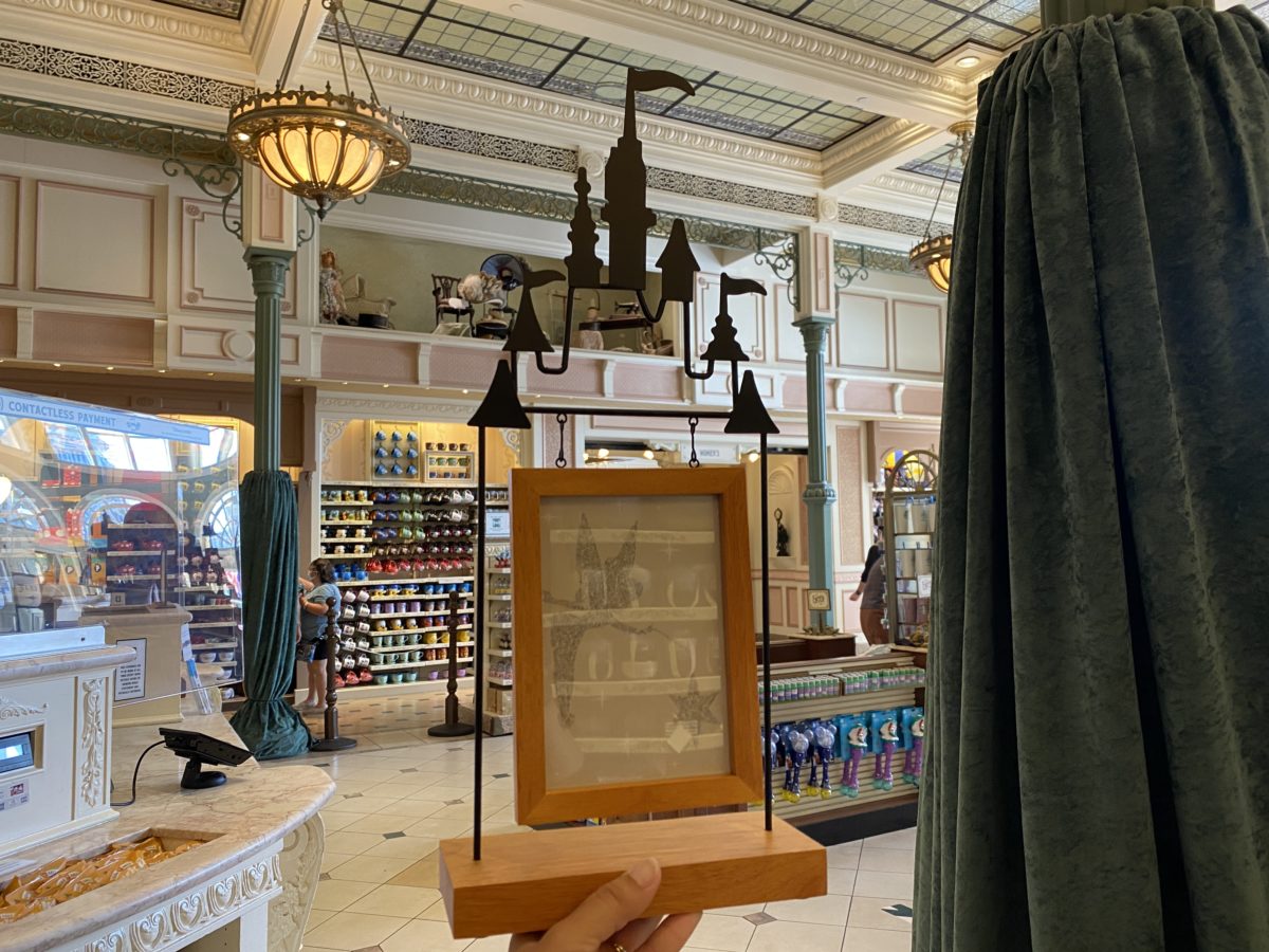 castle-picture-frame-magic-kingdom-02092021-9498912