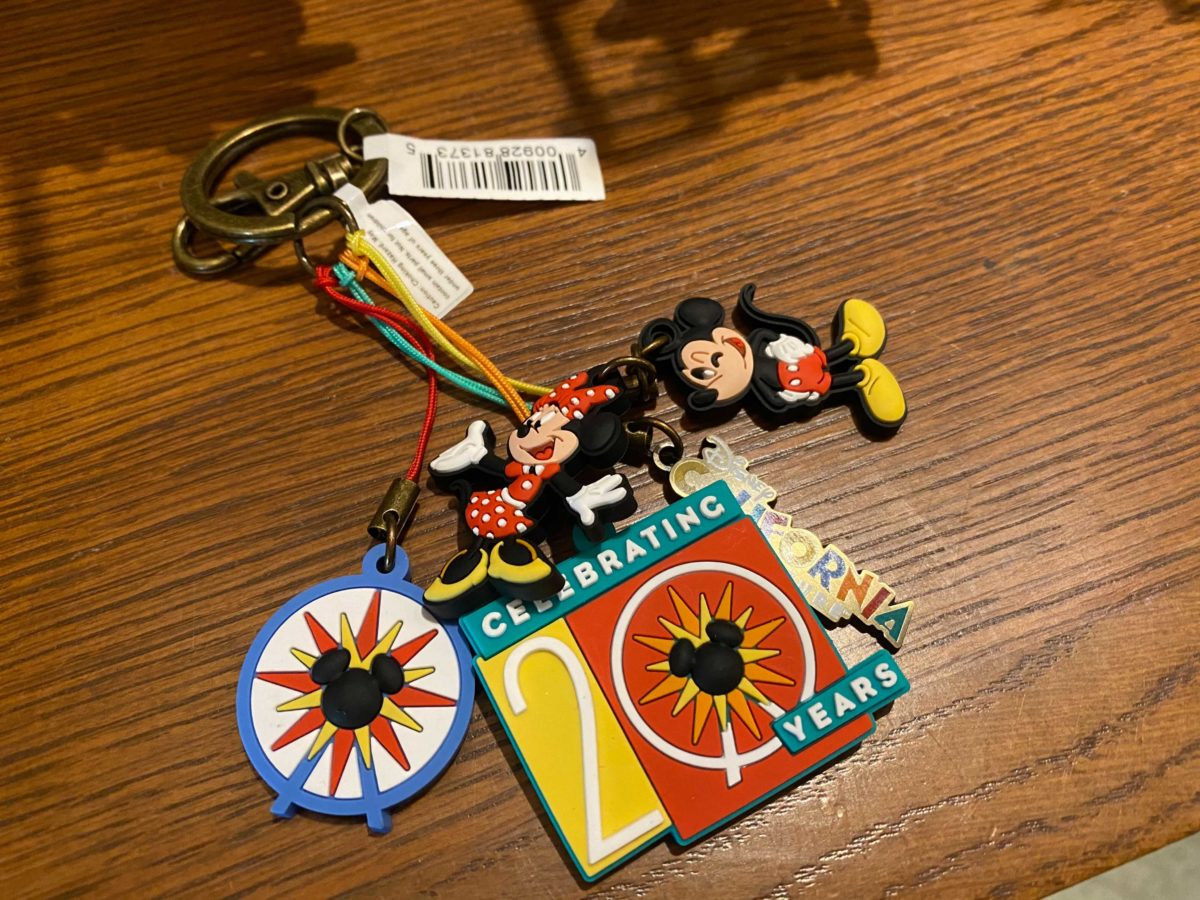 disney-california-adventure-anniversary-merch-10