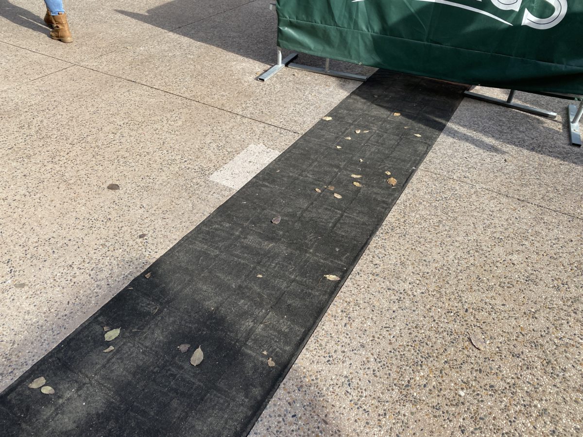 disney-springs-pavement-work-black-cloth-disney-springs-02102021-9210899