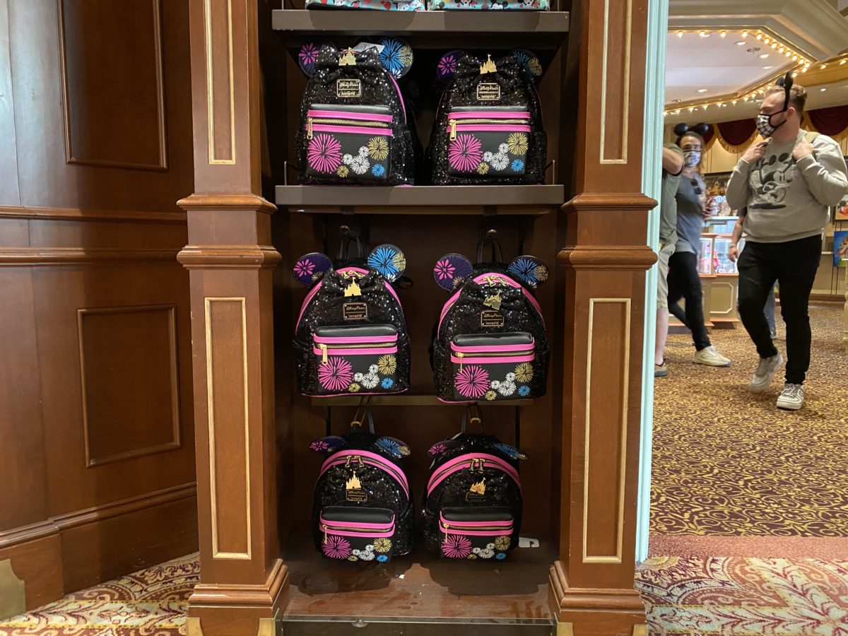 fireworks-minnie-mouse-main-attraction-loungefly-still-available-magic-kingdom02192021-1461972