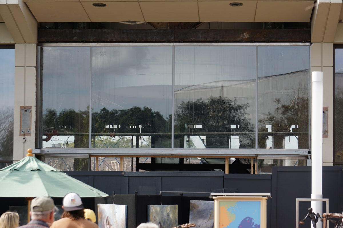 future-mouse-gear-door-framing-glass-added-epcot-02102021-2491223