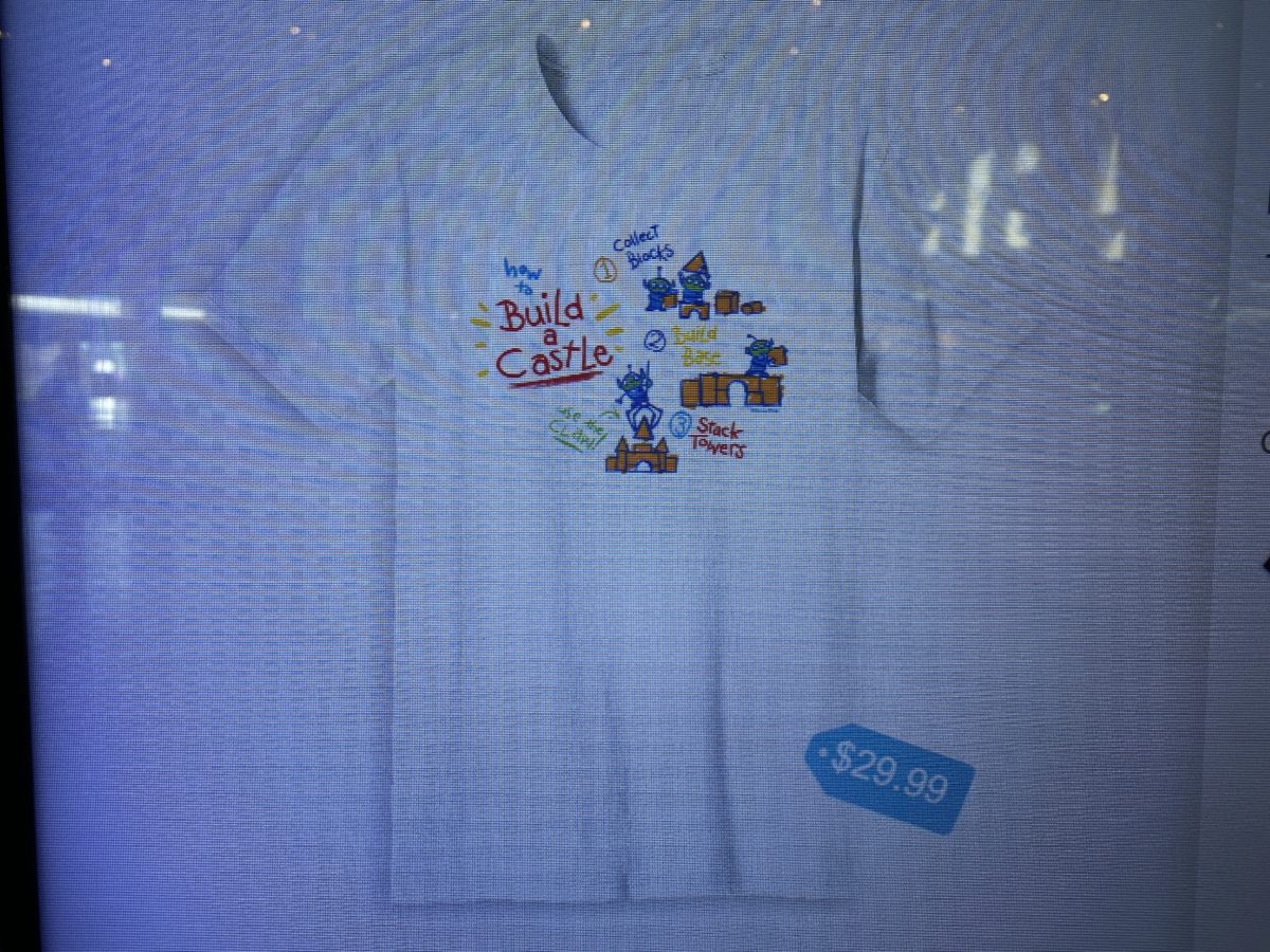 how-to-build-a-castle-green-aliens-toy-story-made-shirt-kiosk-magic-kingdom-02022021-2447616
