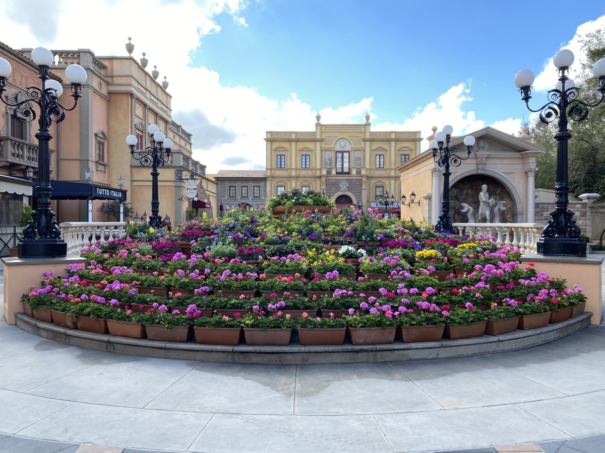 italy-pavilion-flower-pot-garden-installation-epcot-02112021-5699166