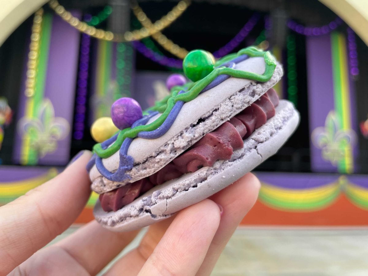 mardi-gras-macaron-donut-tribute-store-universal-review-2021-3-2070595