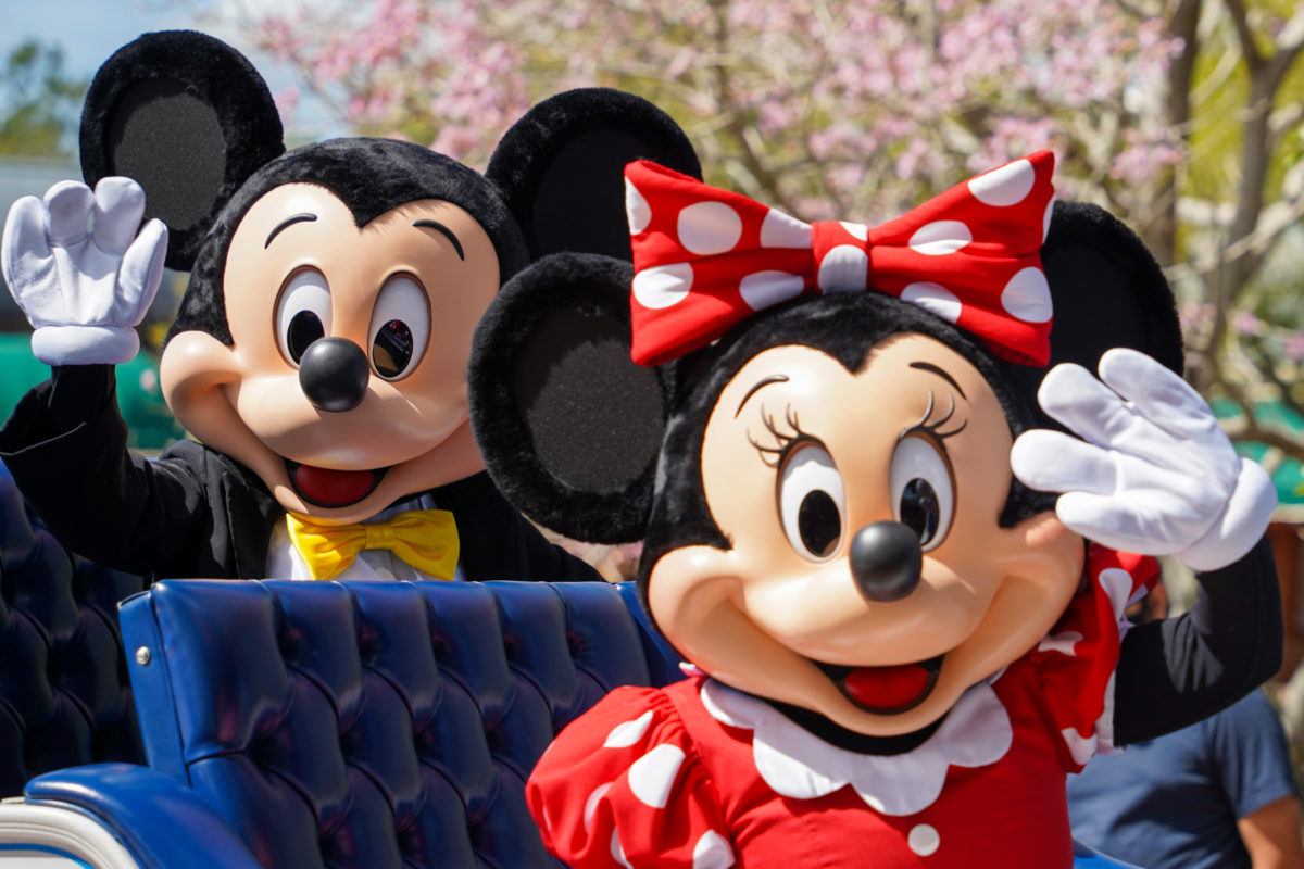 mickey-minnie-in-world-tour-2-28-21-6687746