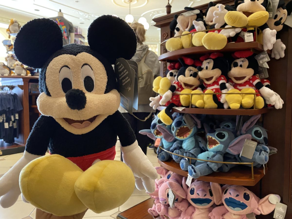 mickey-plush-puppets-magic-kingdom-02022021-3797110