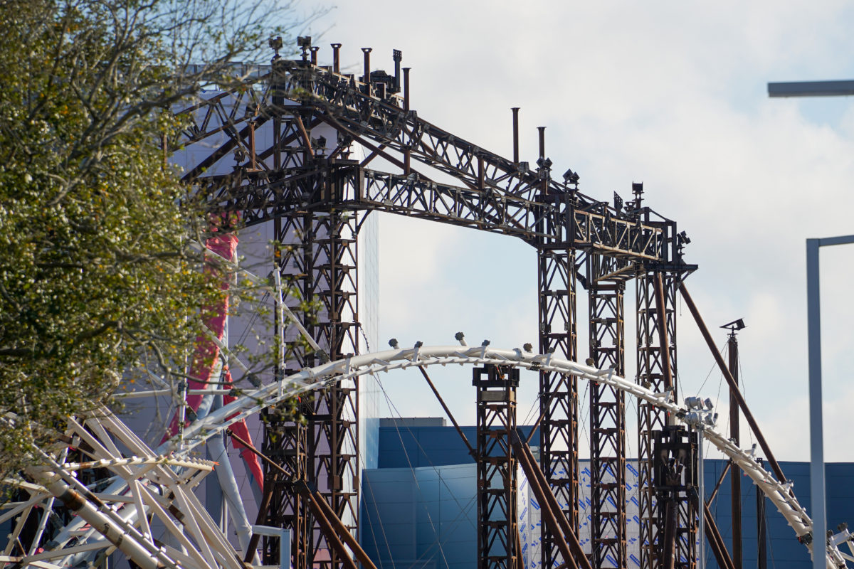 tron-lightcycle-run-construction-2-20-21-2-1430906