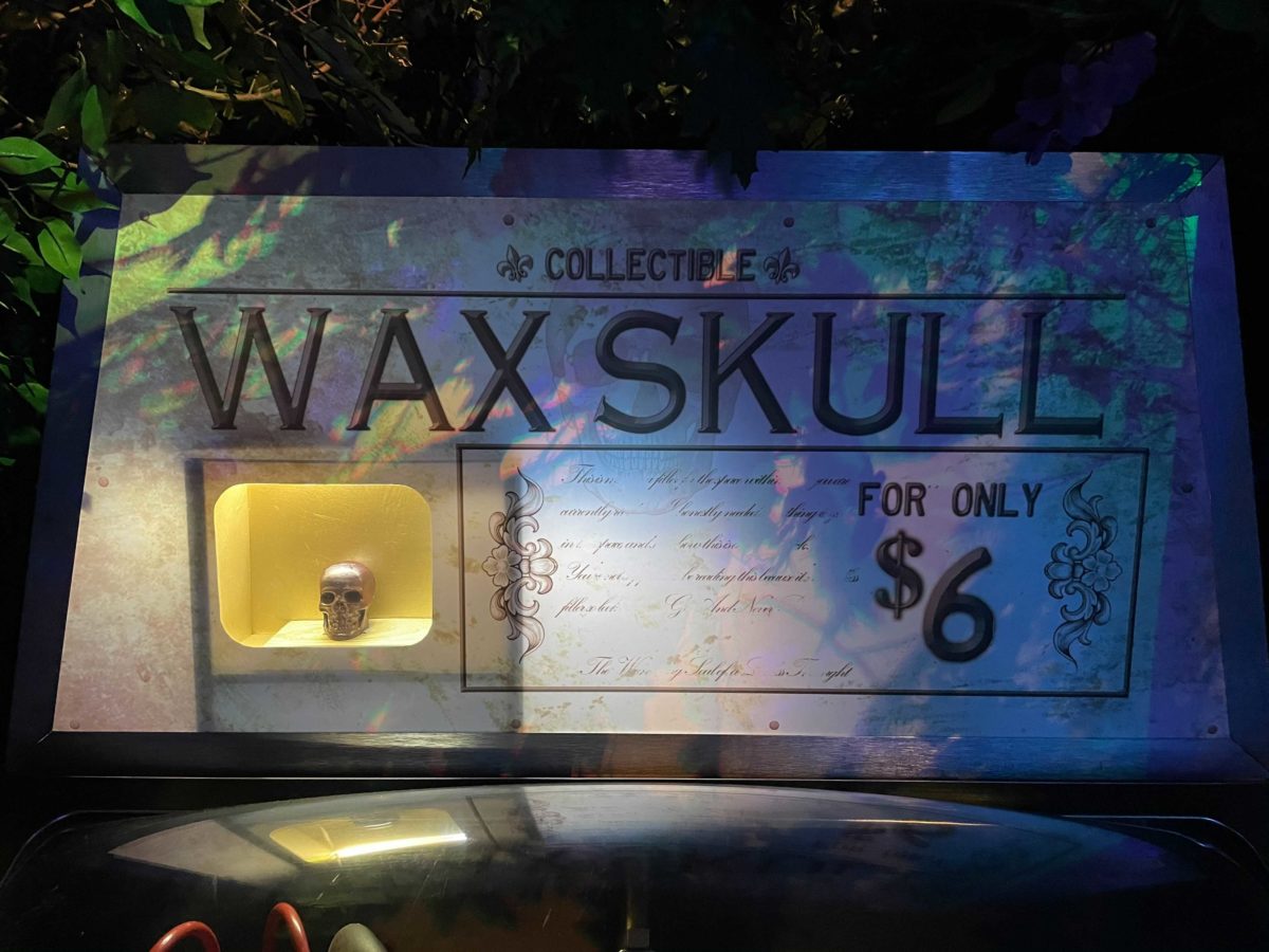 universal-mardi-gras-tribute-store-