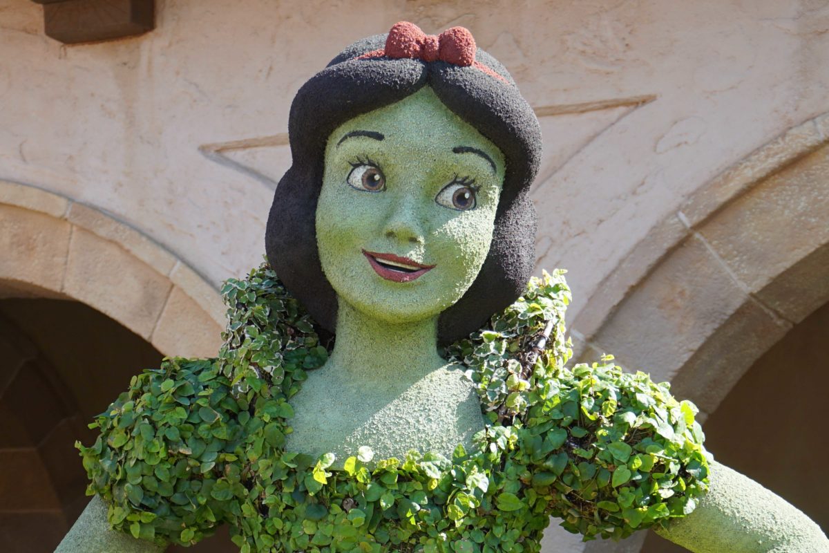 epcot-flower-and-garden-topiaries-snow-white-3
