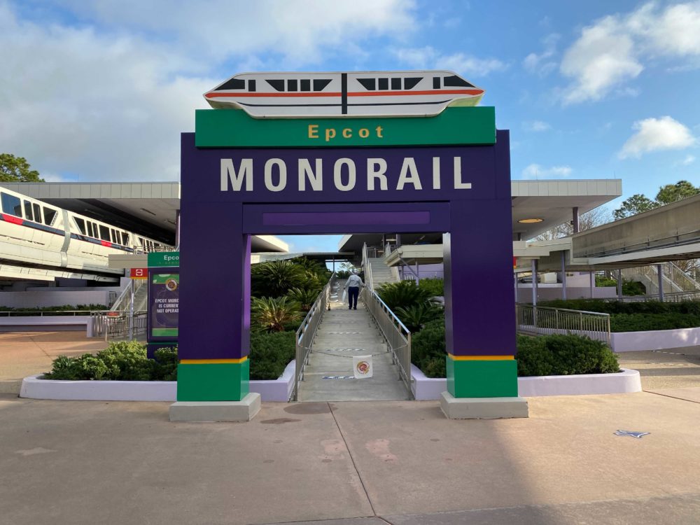 epcotmonorail3-8516371