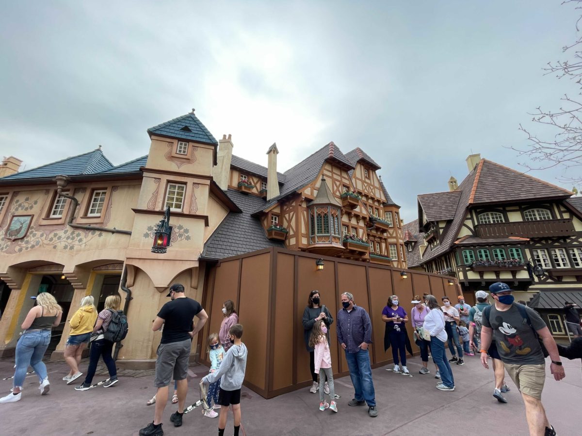 peter-pan-queue-construction-3
