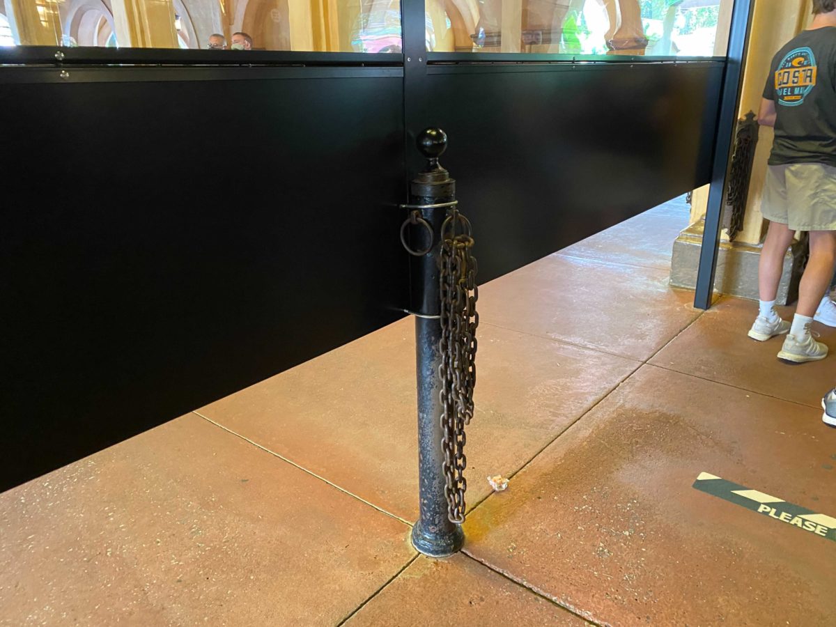 pirates-queue-plexiglass-10