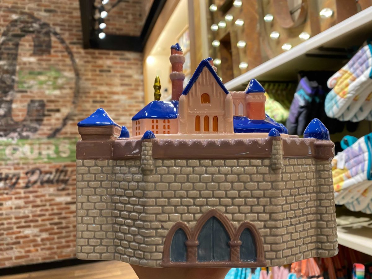sleeping-beauty-castle-cookie-jar-2