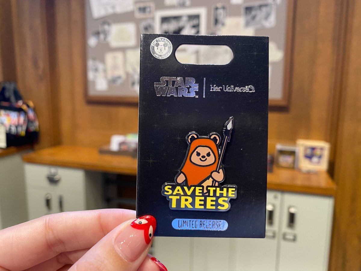 star-wars-her-universe-pins-1