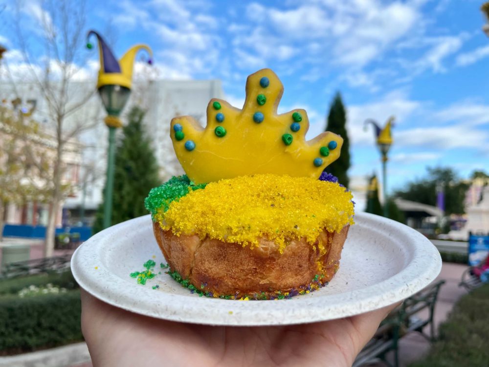 universal-mardi-gras-king-cake-review-2021-8-1261084