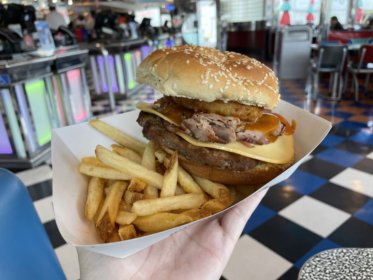 Photo Report Universal Orlando Resort 2 1 21 New Uoap Cups Mardi Gras Tribute Store Details Popeye And Bluto S Bilge Rat Barges Closed For Refurbishment q Brisket Burger From Mel S Drive In And More Wdw