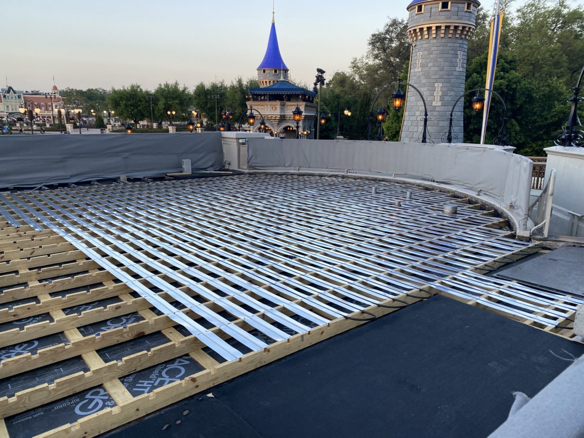 cinderella-castle-stage-stage-right-metal-tubing-progress-magic-kingdom-03242021-7097942