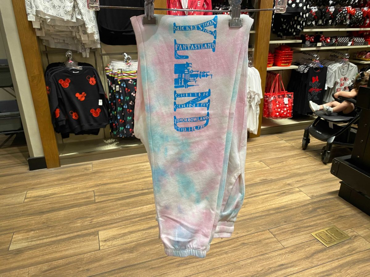 disneyland-apparel-10