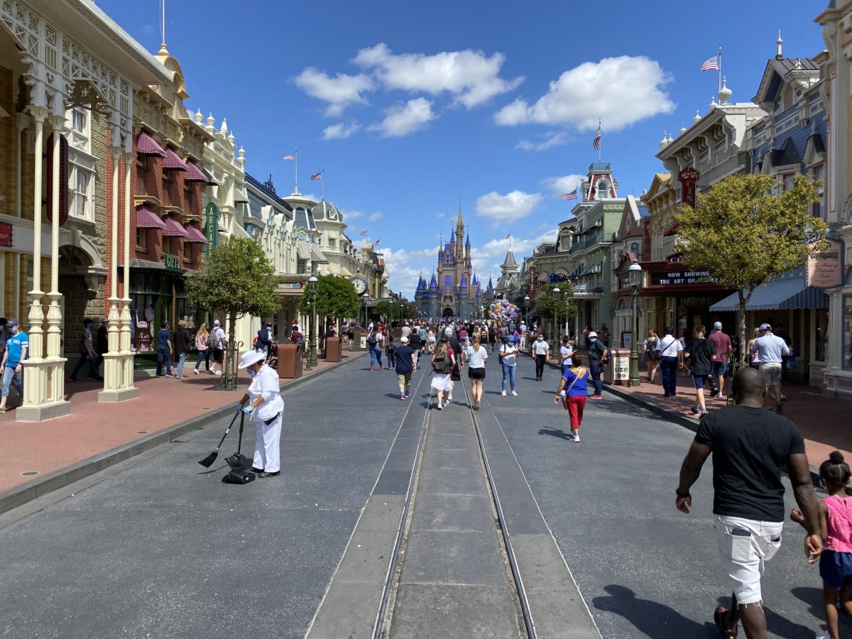 main-street-crowd-magic-kingdom-03112021-6467343