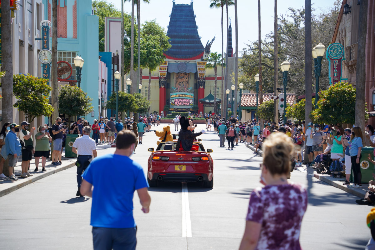 mickey-and-friends-motorcade-3-13-21-7870210