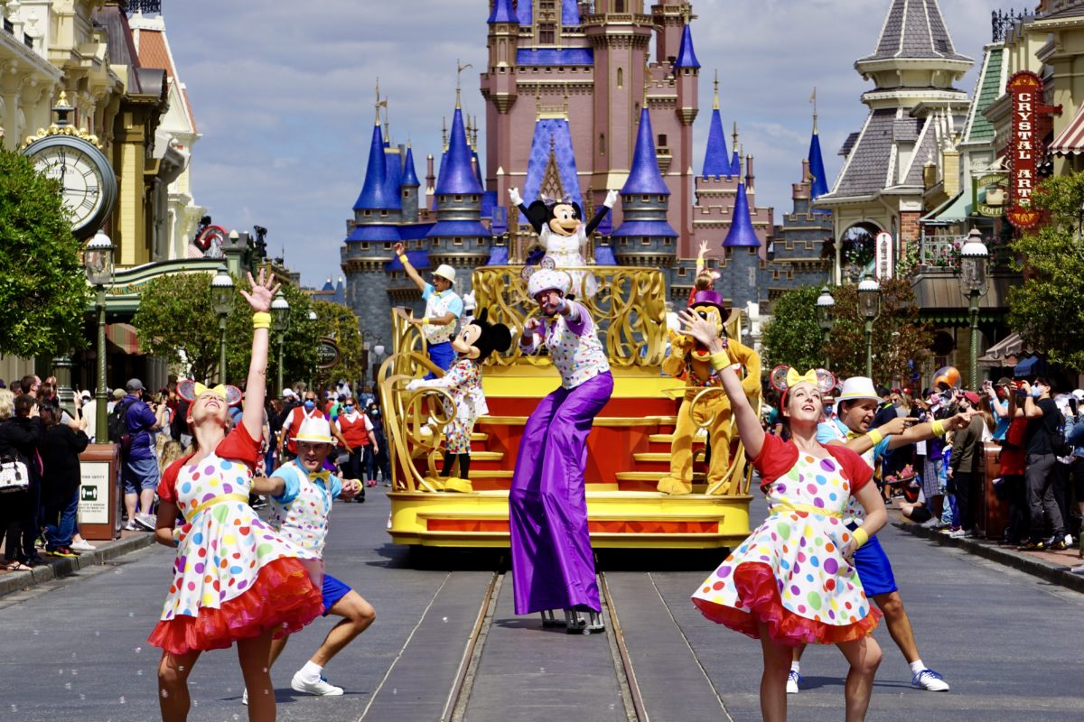 minnie-mouse-international-womens-day-main-street-usa-cinderella-castle-featured-image-hero-magic-kingdom-03082021-1201216