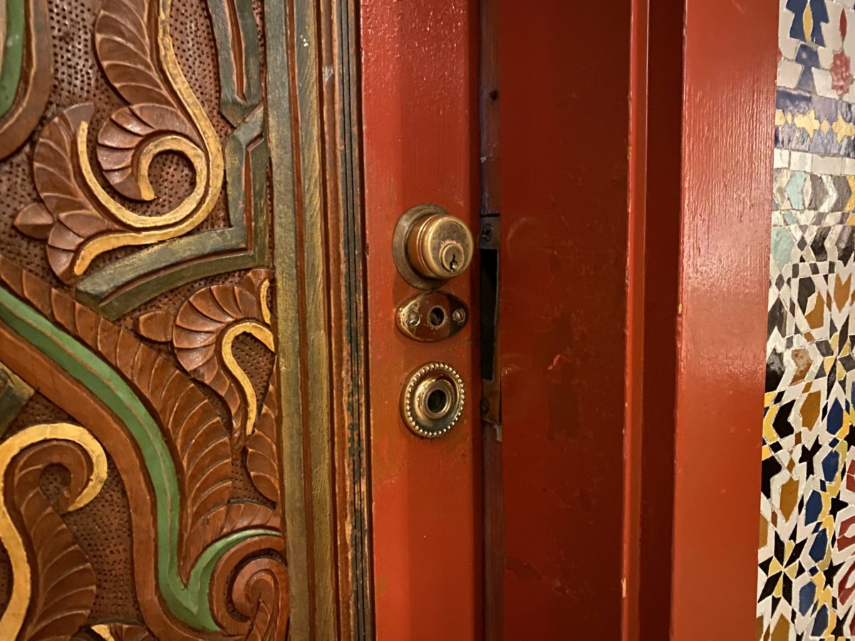 morocco-pavilion-race-against-the-sun-side-door-handle-removed-detail-epcot-03172021-6188878