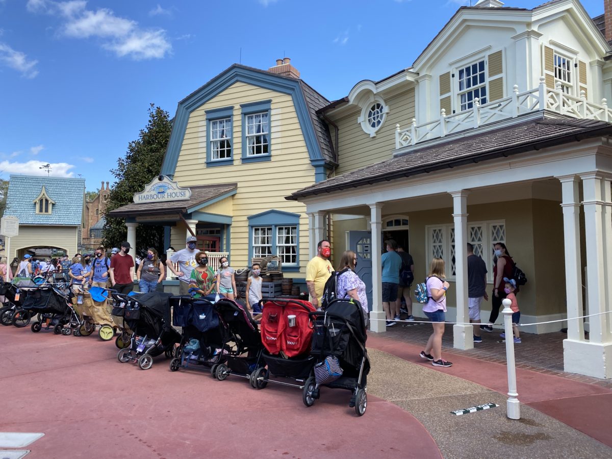 peter-pans-flight-queue-rerouted-within-columbia-harbour-house-to-use-side-door-magic-kingdom-03112021-4379203