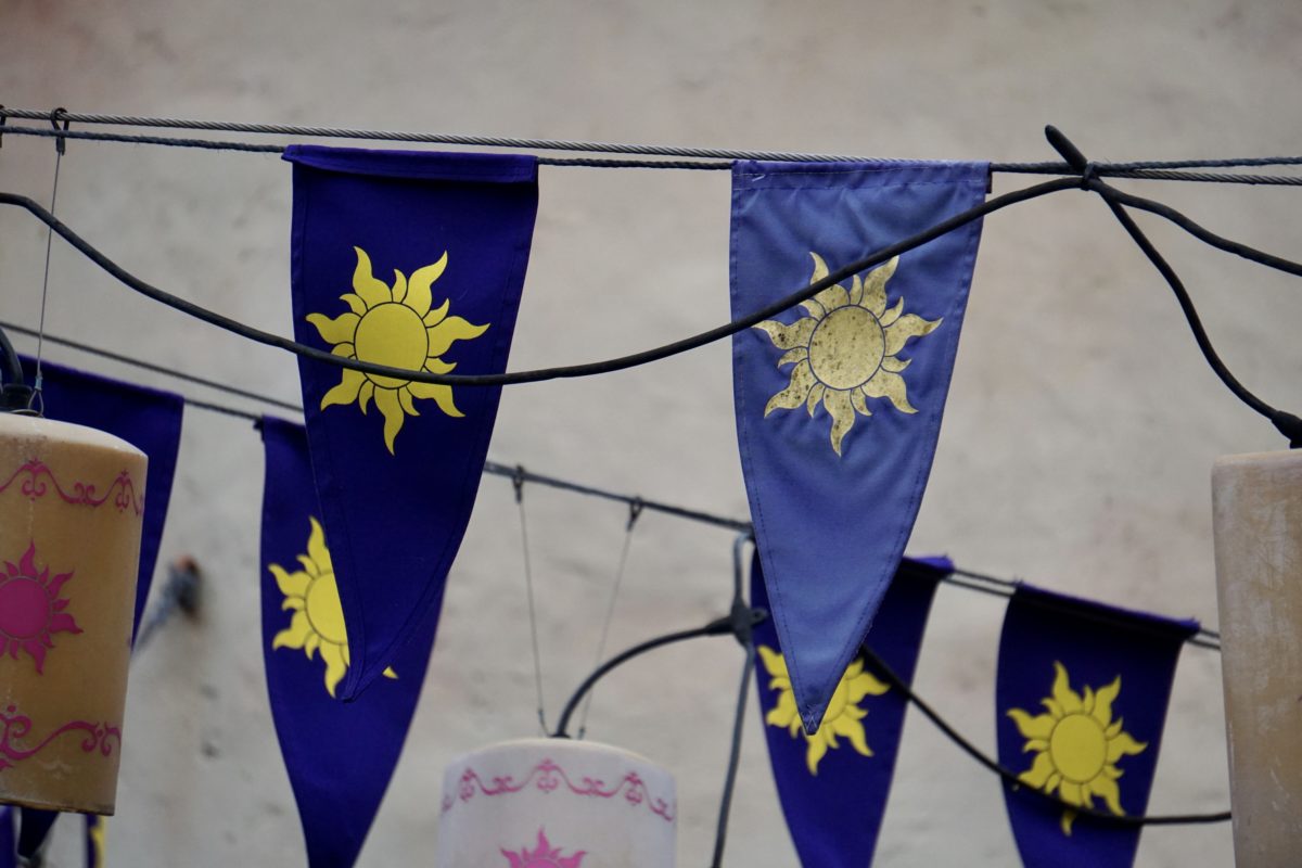 rapunzel-bathrooms-new-bunting-detail-magic-kingdom-03262021-8231400