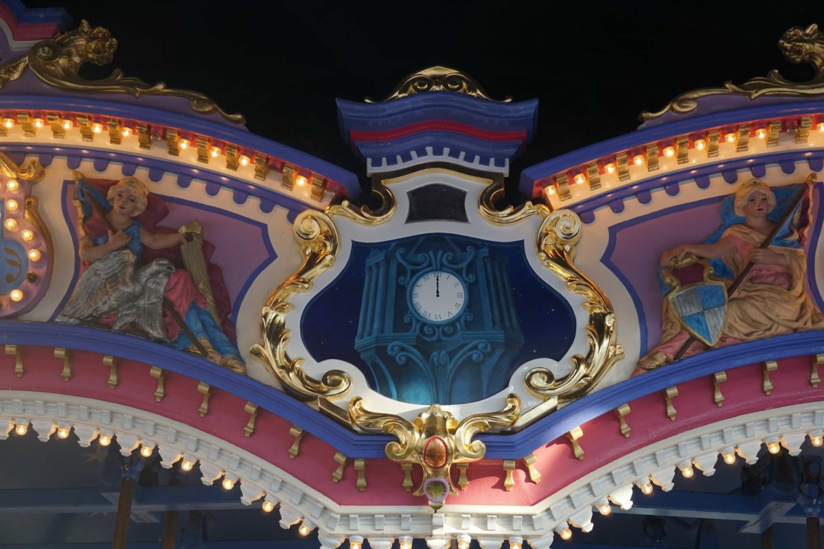 regal-carrousel-3-7441807