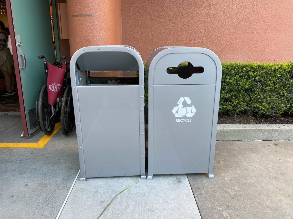 studios-trash-cans-1-8210881