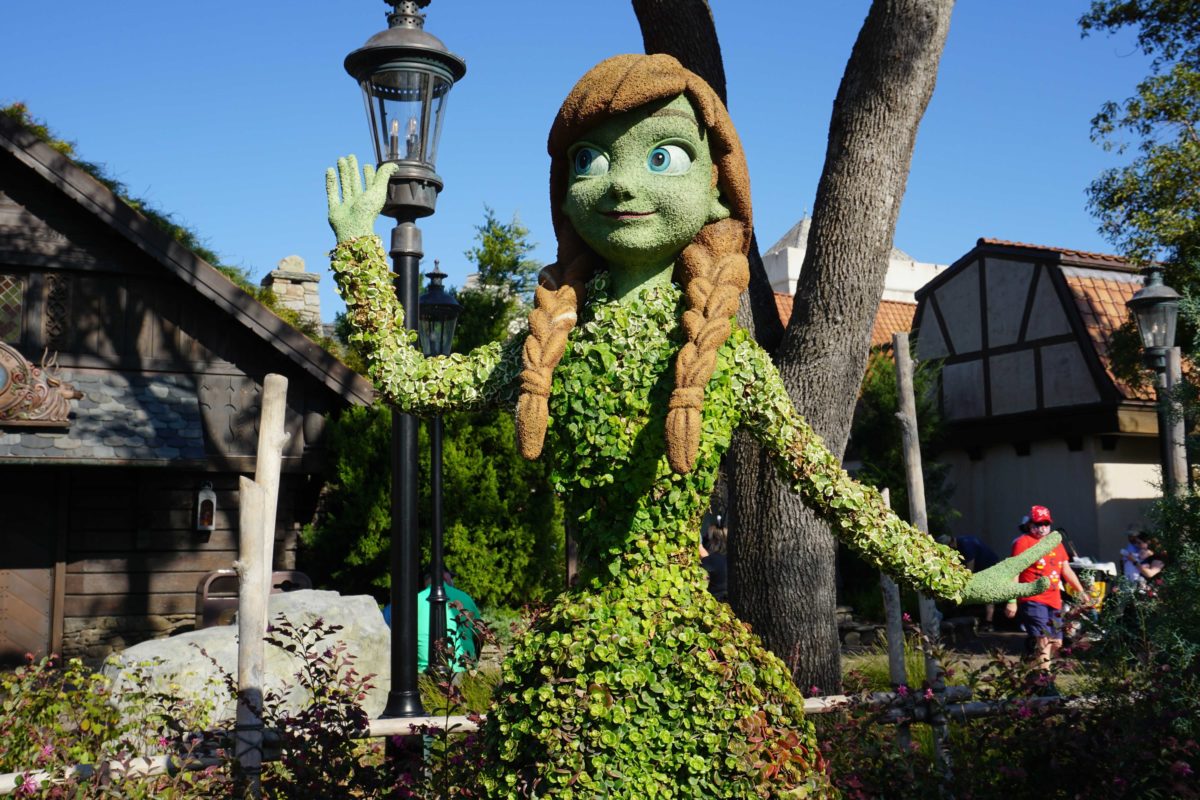 anna-elsa-topiary-38