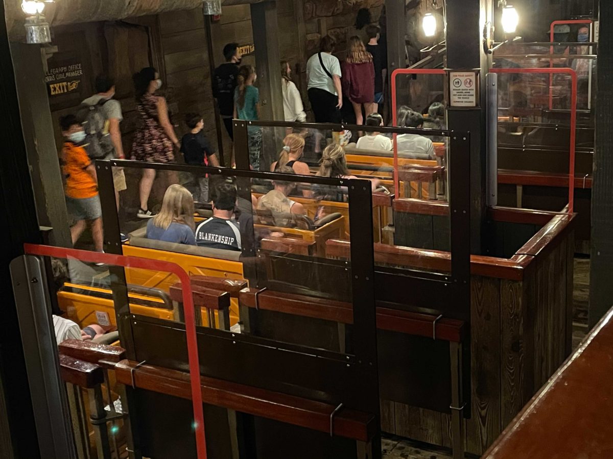 big-thunder-mountain-railroad-loading-every-row-5