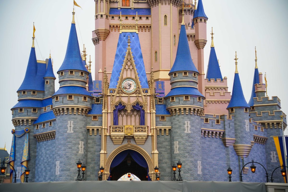 cinderella-castle-50th-decor-03-22241