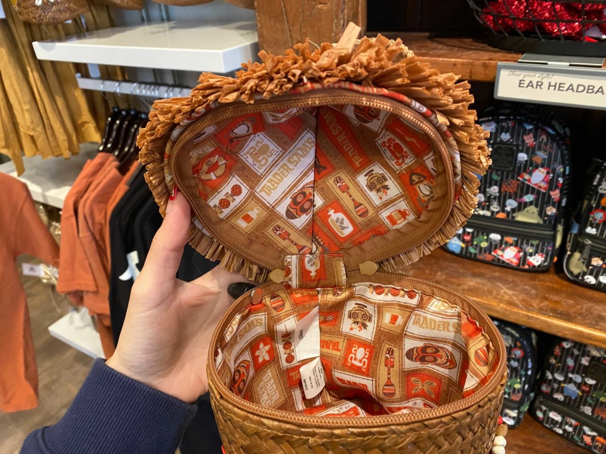 disneyland-trader-sams-purse-6-1309420