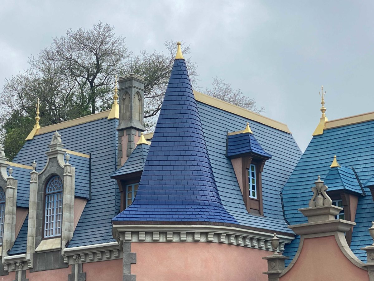 fantasyland-roof-painting-2