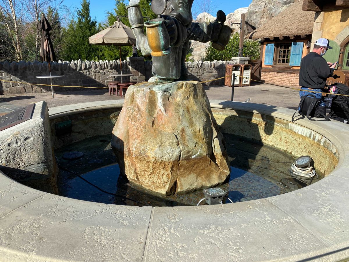 gaston-fountain-draining-6