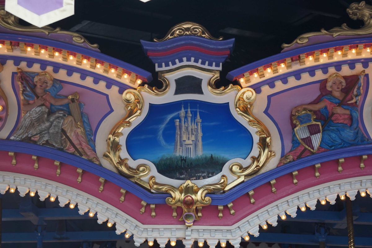 regal-carrousel-gold-leaf-14