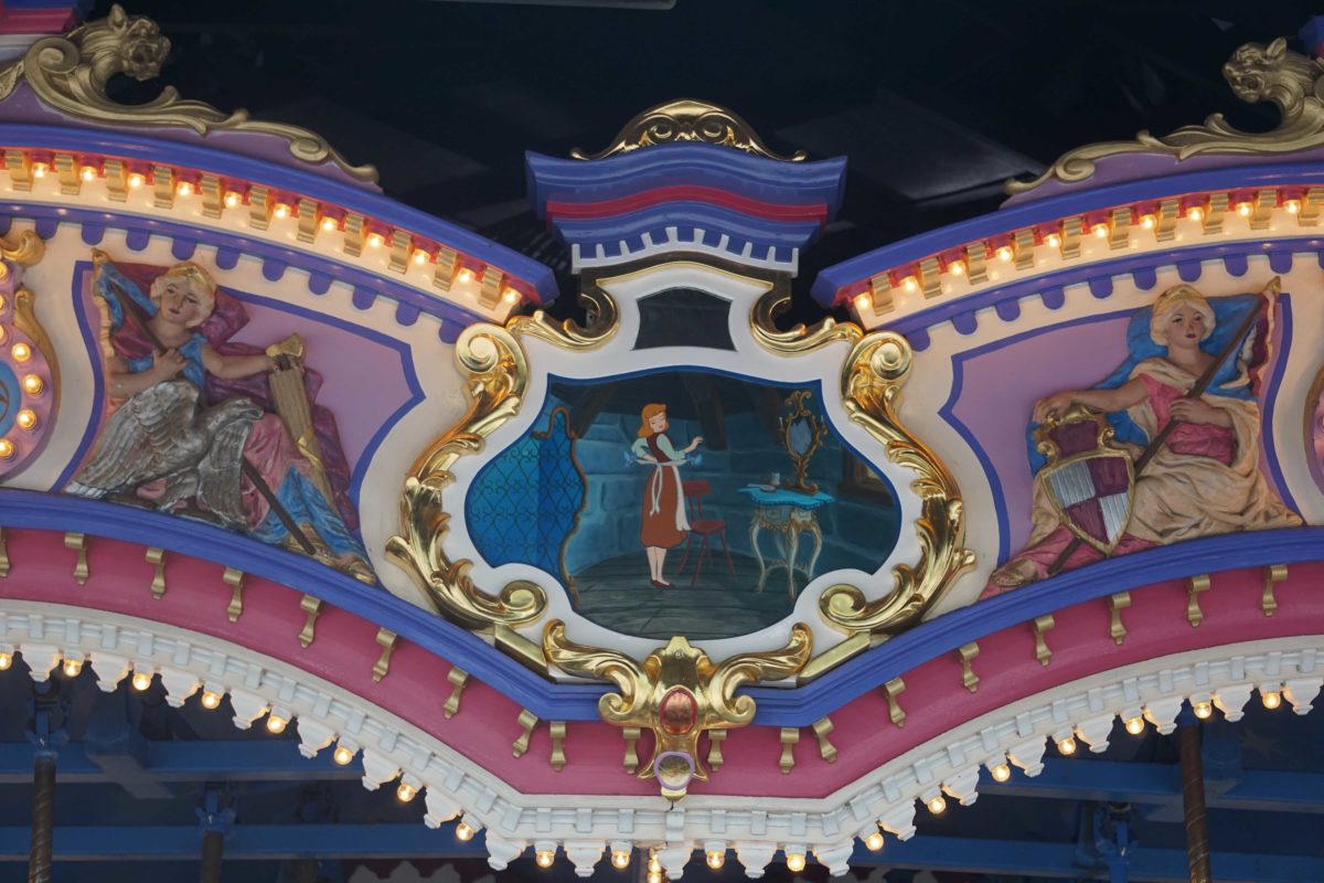 regal-carrousel-gold-leaf-15