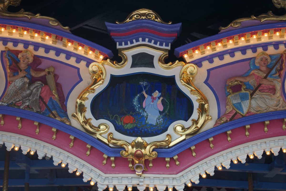 regal-carrousel-gold-leaf-19