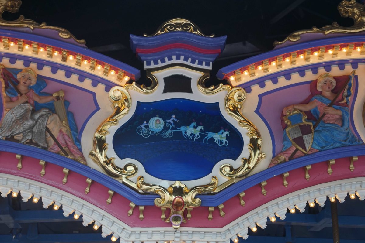 regal-carrousel-gold-leaf-20