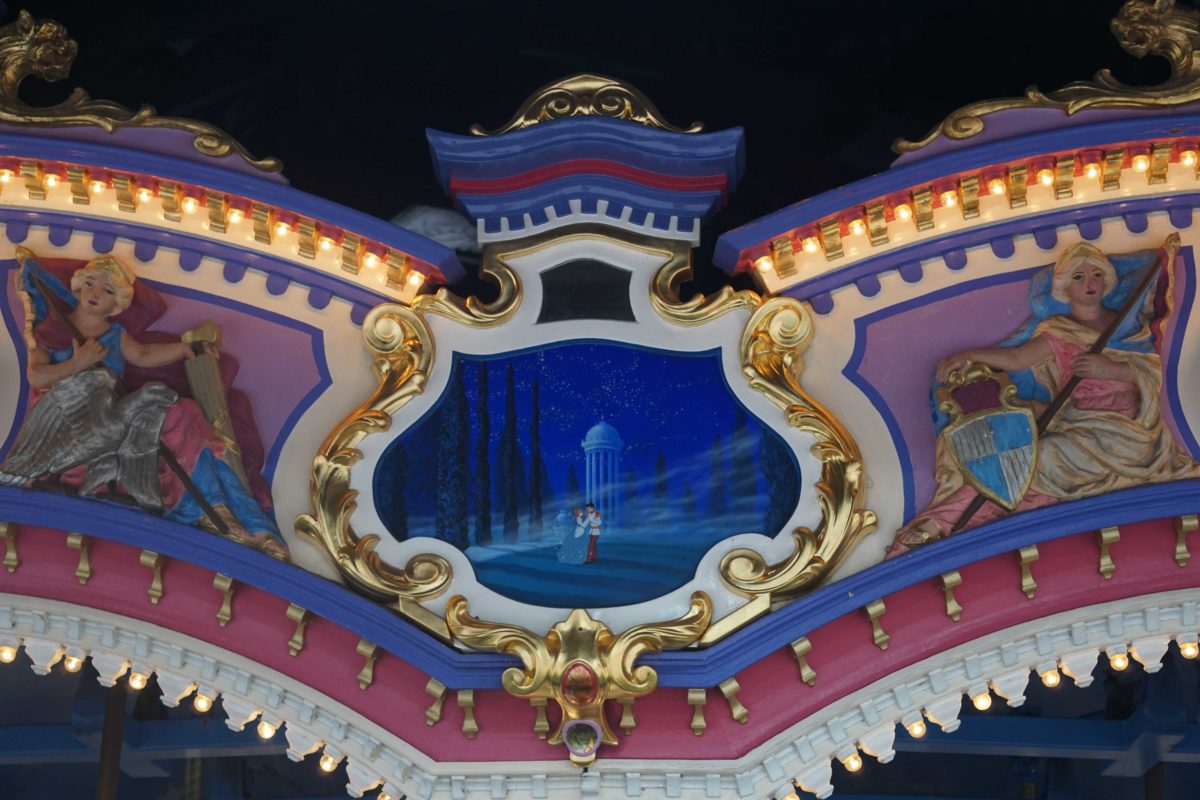 regal-carrousel-gold-leaf-22