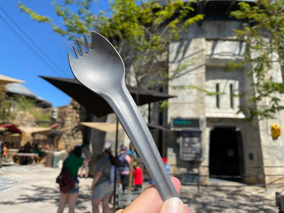 souvenir-spork-docking-bay-7-11