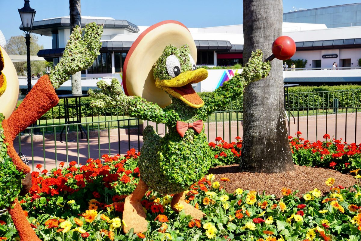three-caballeros-topiaries-19