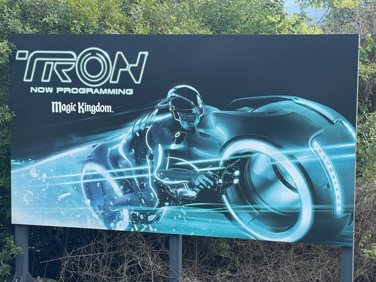tron-lightcycle-run-construction-march-4-12