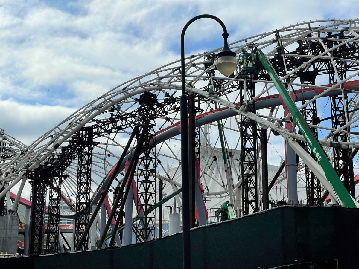 tron-lightcycle-run-construction-march-4-3-1